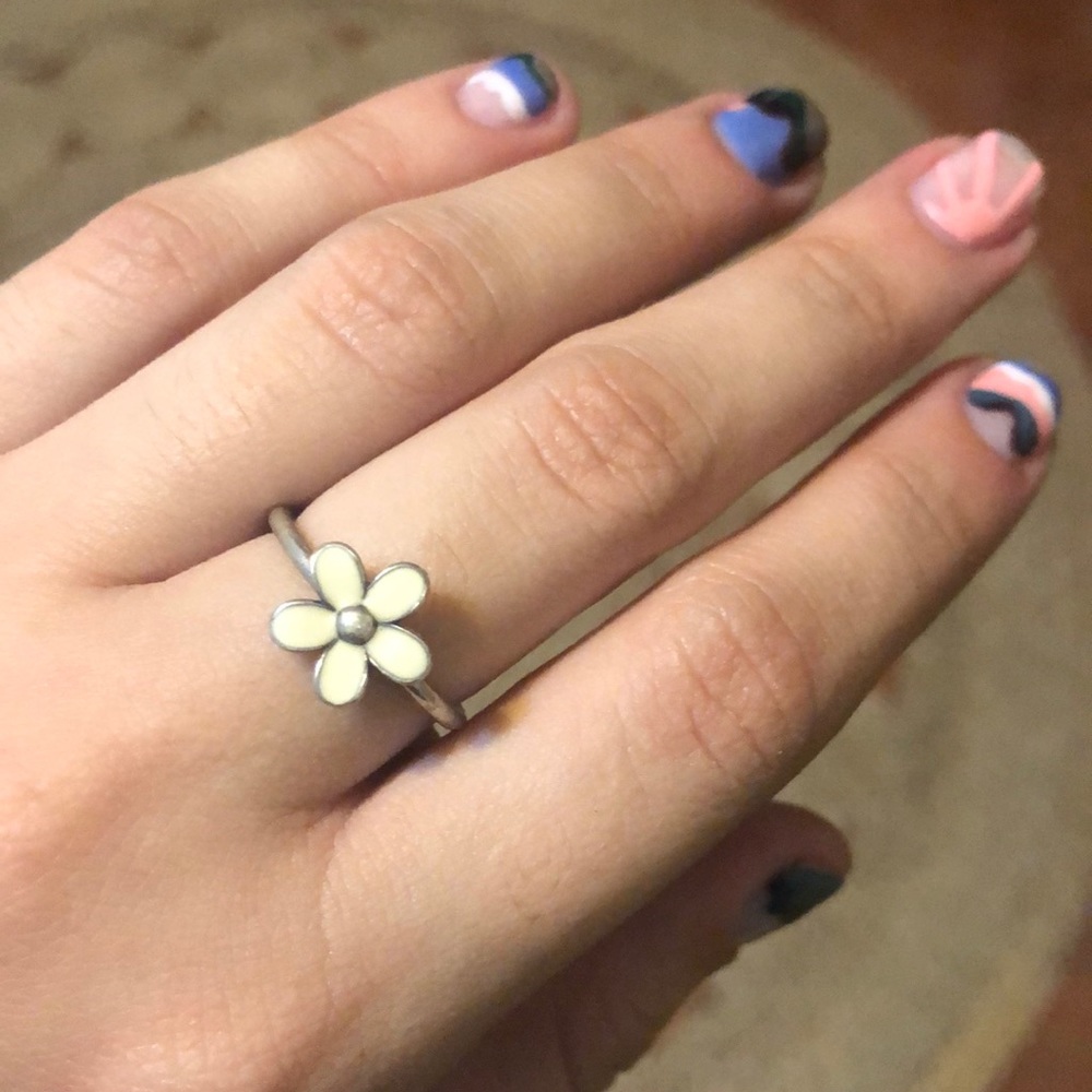 DAISY PANDORA RING SIZE 7